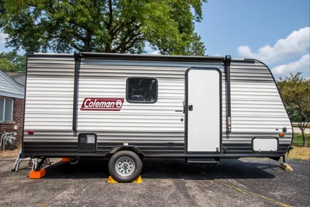 Lin's Coleman 17B Travel Trailer