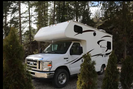 Cozy Adventurer 19RD: Perfect Compact Motorhome for Easy, Efficient Travel