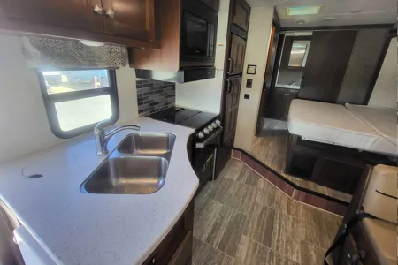 Rv Rentals Way of Life's Forester 2421MS CMF1