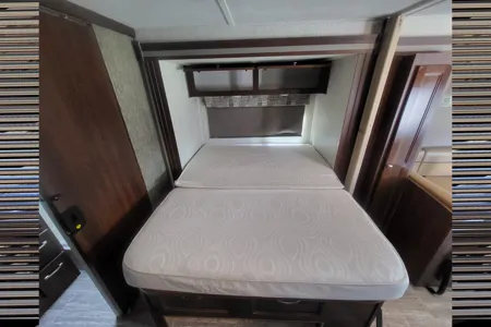 Rv Rentals Way of Life's Forester 2421MS CMF1
