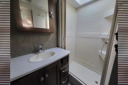 Rv Rentals Way of Life's Forester 2421MS CMF1