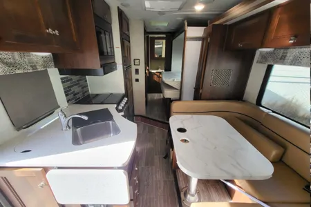 Rv Rentals Way of Life's Forester 2421MS CMF1