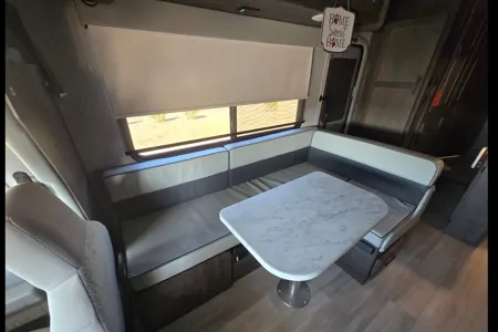 Jason 's Coachmen 2022 Coachmen Leprechaun Premier – Luxury Class C RV Class C