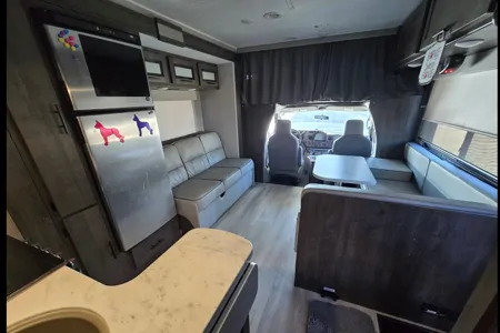 Jason 's Coachmen 2022 Coachmen Leprechaun Premier – Luxury Class C RV Class C