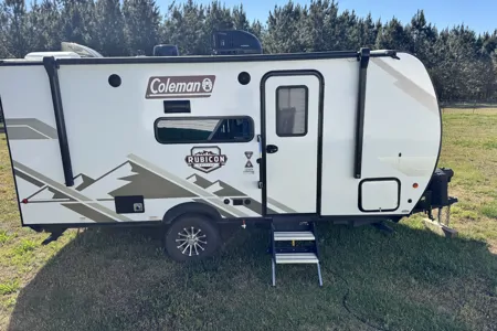 Kassandra's Dutchmen Rubicon Travel Trailer
