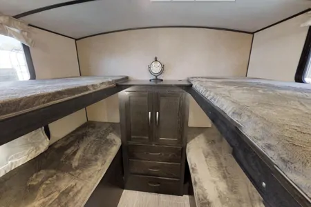 33' Forest River Surveyor Legend Travel Trailer