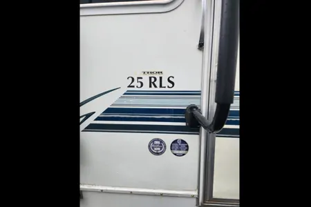 Richard's Thor Motor Coach 25 RLS Fifth Wheel