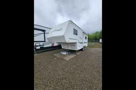 Richard's Thor Motor Coach 25 RLS Fifth Wheel