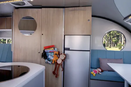 Alto F2114   (2350 lb ultralégère)(avec déplace caravane)