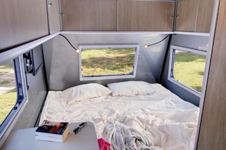 Alto F2114   (2350 lb ultralégère)(avec déplace caravane)