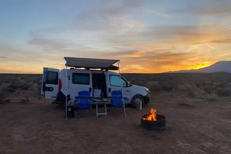 Glorious Camper Van! Fully Stocked & Cozy Adventures with "Lemur"