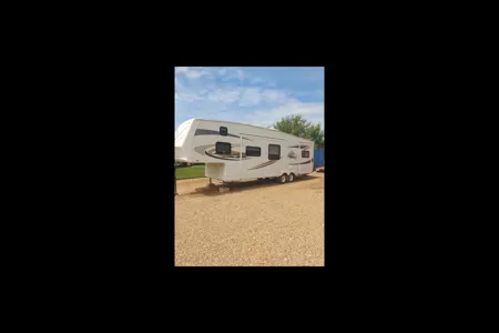 Cory's Jayco Eagle super light Fifth Wheel
