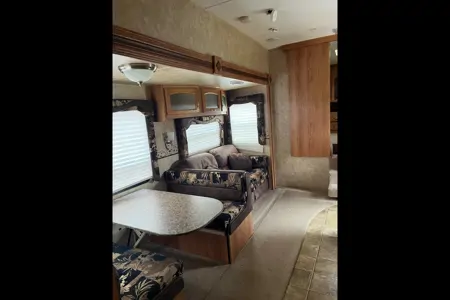 Cory's Jayco Eagle super light Fifth Wheel