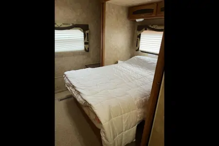 Cory's Jayco Eagle super light Fifth Wheel
