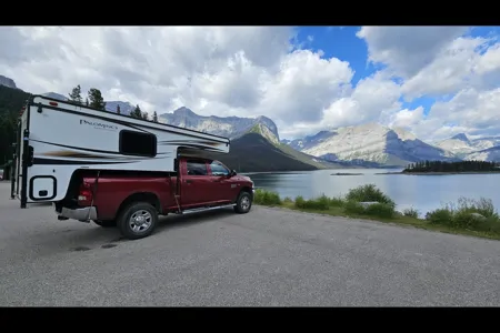 Rockies Camper Truck Ram 2500/Pop-pup Kananaskis/Parks Canada Pass included