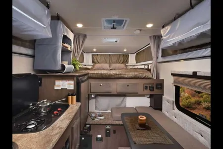 Rockies Camper Truck Ram 2500/Pop-pup Kananaskis/Parks Canada Pass included