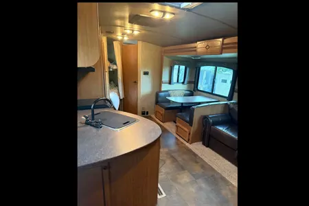 Suzie's Beautiful home on Wheels!