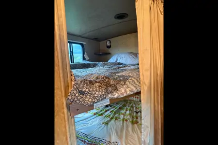 Suzie's Beautiful home on Wheels!