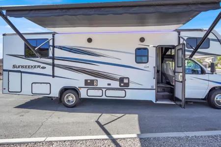 HouseOnWheels 2023 Forest River Sunseeker