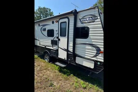 Shayne's Forest River 17bh Travel Trailer