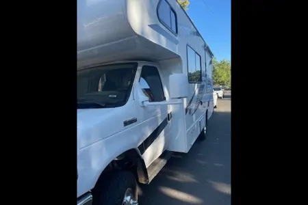 Chris's Thor Motor Coach Freedom Elite FE Class C
