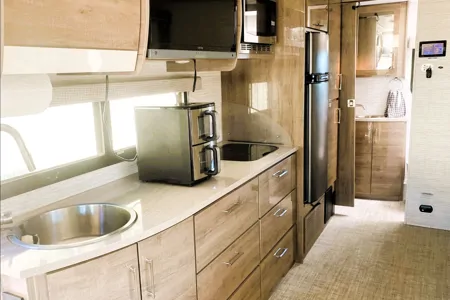 💎 Merci Benz 💎 BRAND NEW 2026 • Premium Sprinter • Unlimited Miles • Sleeps 6 ✨