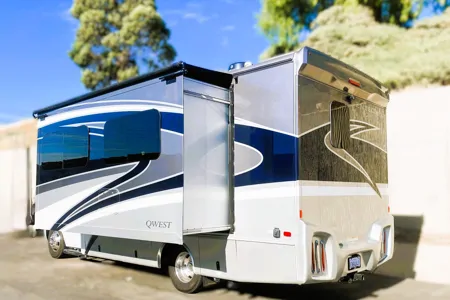 💎 Merci Benz 💎 BRAND NEW 2026 • Premium Sprinter • Unlimited Miles • Sleeps 6 ✨