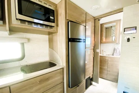 💎 Merci Benz 💎 BRAND NEW 2026 • Premium Sprinter • Unlimited Miles • Sleeps 6 ✨