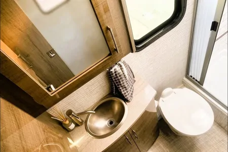 💎 Merci Benz 💎 BRAND NEW 2026 • Premium Sprinter • Unlimited Miles • Sleeps 6 ✨