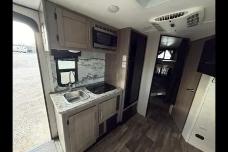 Yatinder's Keystone Sunset Trail Travel Trailer