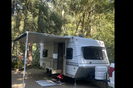 Bill & Shans rustic cozy cottage on wheels 