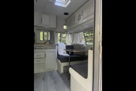 Bill & Shans rustic cozy cottage on wheels 