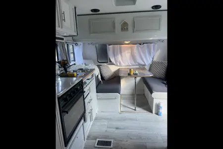 Bill & Shans rustic cozy cottage on wheels 