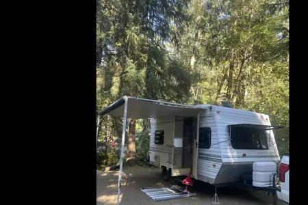 Bill & Shans rustic cozy cottage on wheels 