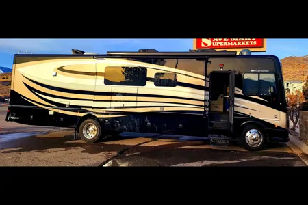 Harrrvey thee RV Fleetwood Bounder Class A