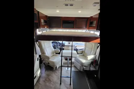 Harrrvey thee RV Fleetwood Bounder Class A