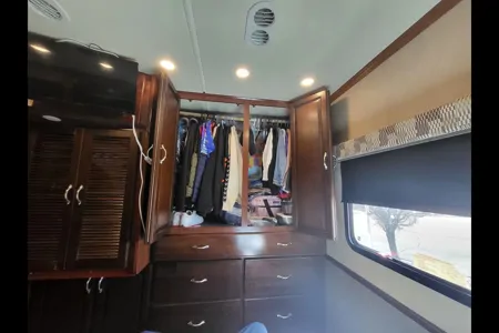 Harrrvey thee RV Fleetwood Bounder Class A