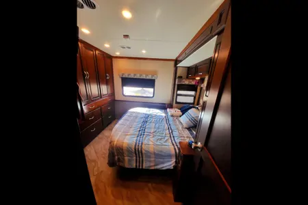 Harrrvey thee RV Fleetwood Bounder Class A