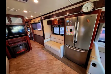 Harrrvey thee RV Fleetwood Bounder Class A