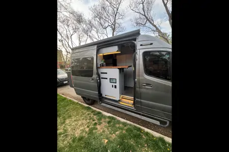 ROMR03 -- Pleasure-Way Rekon 4x4 Adventure Van