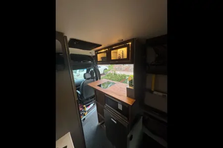 ROMR03 -- Pleasure-Way Rekon 4x4 Adventure Van