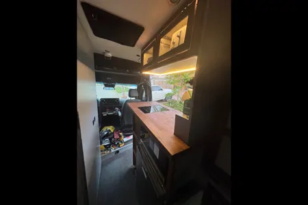 ROMR03 -- Pleasure-Way Rekon 4x4 Adventure Van
