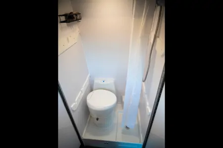 Pleasure-Way Rekon 4x4 Adventure Van - ROMR03