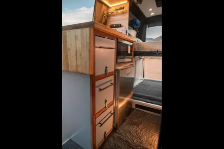 Pleasure-Way Rekon 4x4 Adventure Van - ROMR03