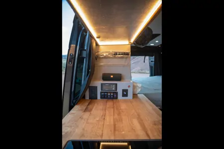 Pleasure-Way Rekon 4x4 Adventure Van - ROMR03