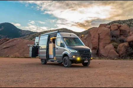 Pleasure-Way Rekon 4x4 Adventure Van - ROMR03