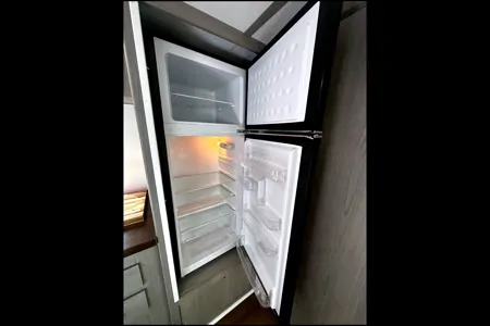 Miller's Mobile Mansion Coleman Lantern 17b (Custom Interior)