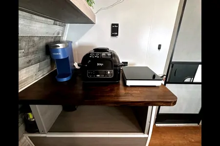 Miller's Mobile Mansion Coleman Lantern 17b (Custom Interior)