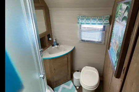 “Verna the Vintage Cruiser” 2019 Gulf Stream 23QBS