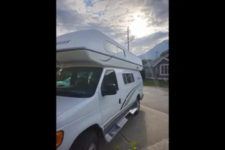 Kailen's Okanagan class b Campervan